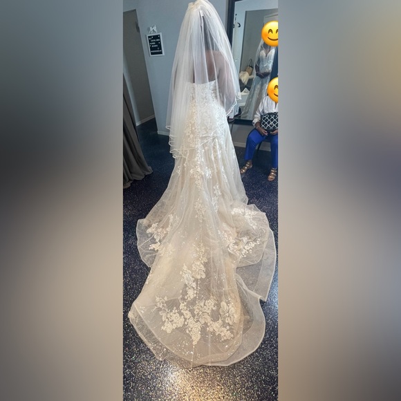 Wedding Gown Ivory Madison James - Picture 7 of 7